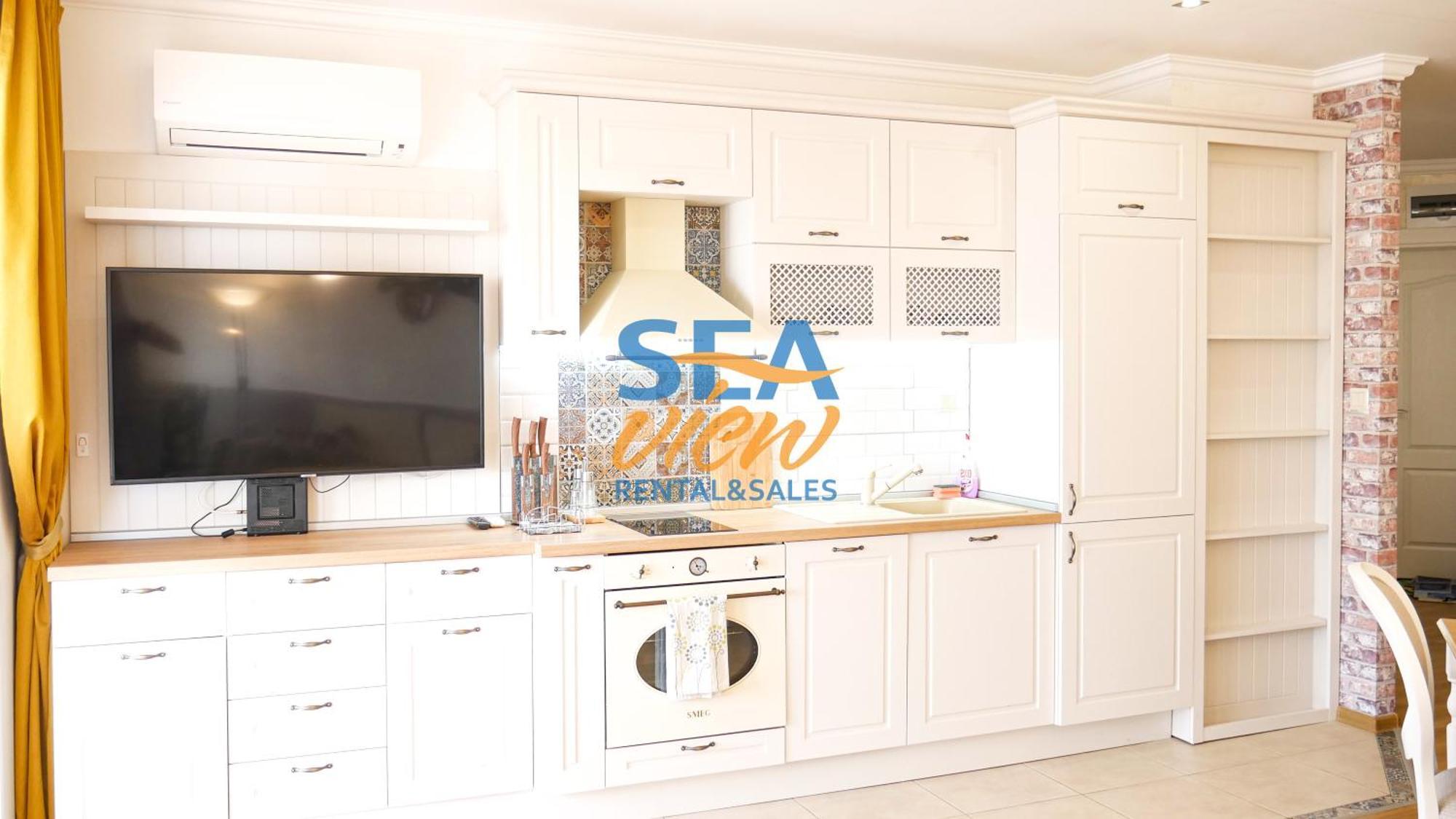Sea View Front Апартамент *