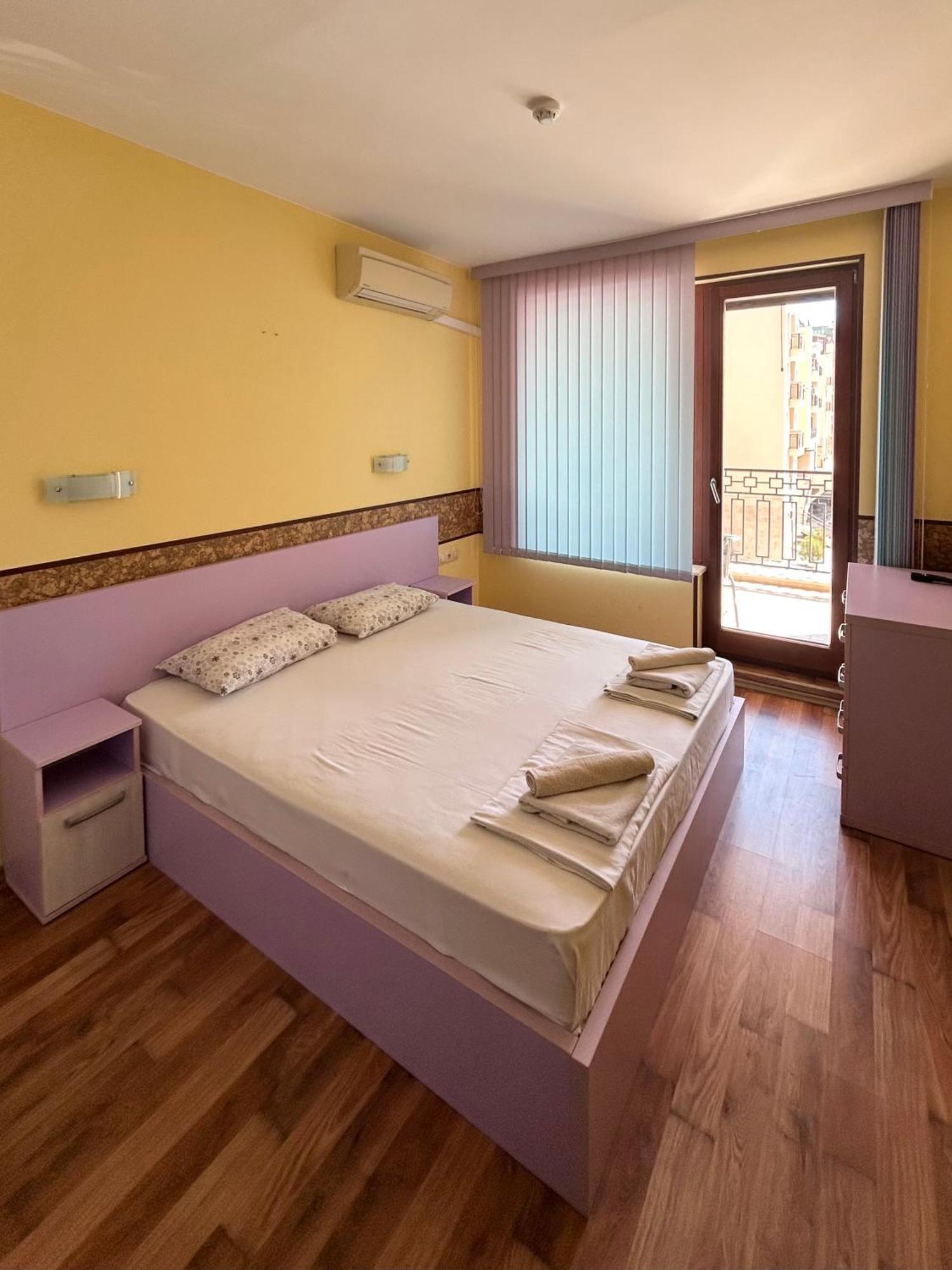 Sea View Front Апартамент