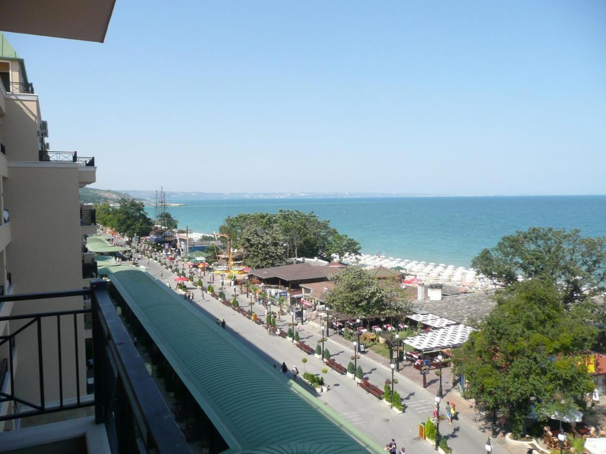 Sea View Front * Golden Sands