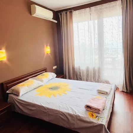 Sea View Rental Front Beach Golden Sands Exterior photo