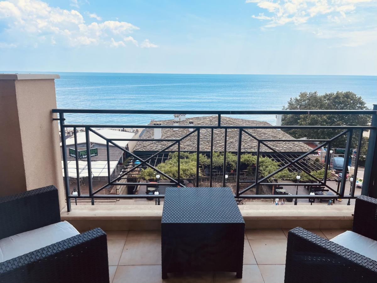 Sea View Front