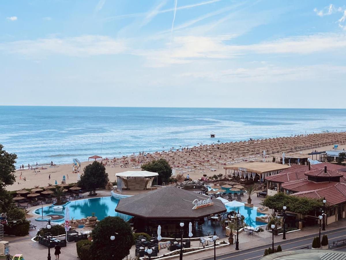Sea View Front Apartament *