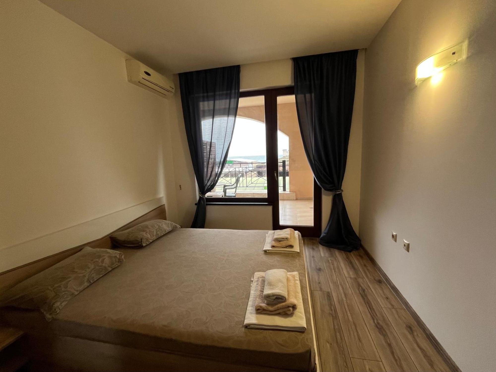 Apartment Sea View Front Golden Sands