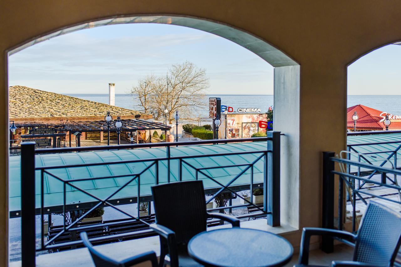 Sea View Front Apartment *