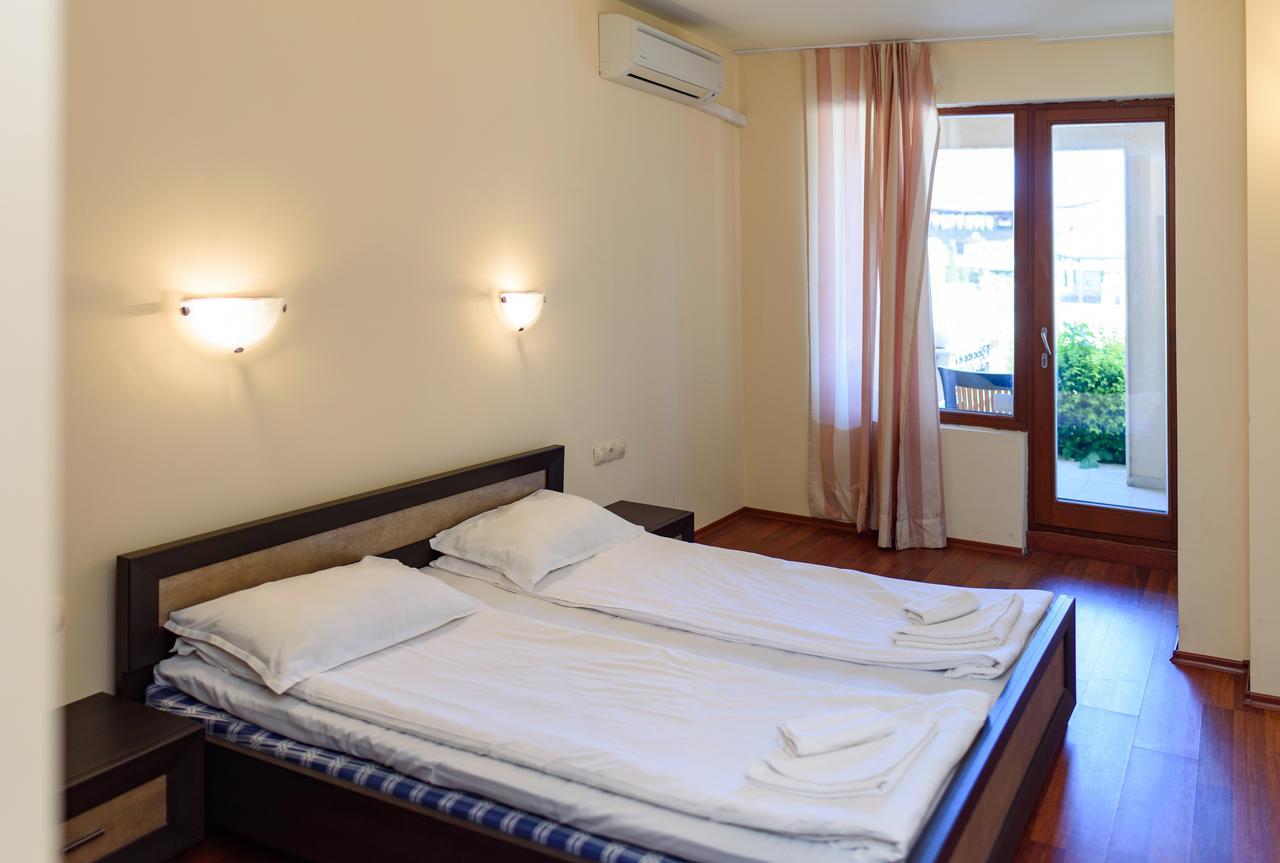 Sea View Front *